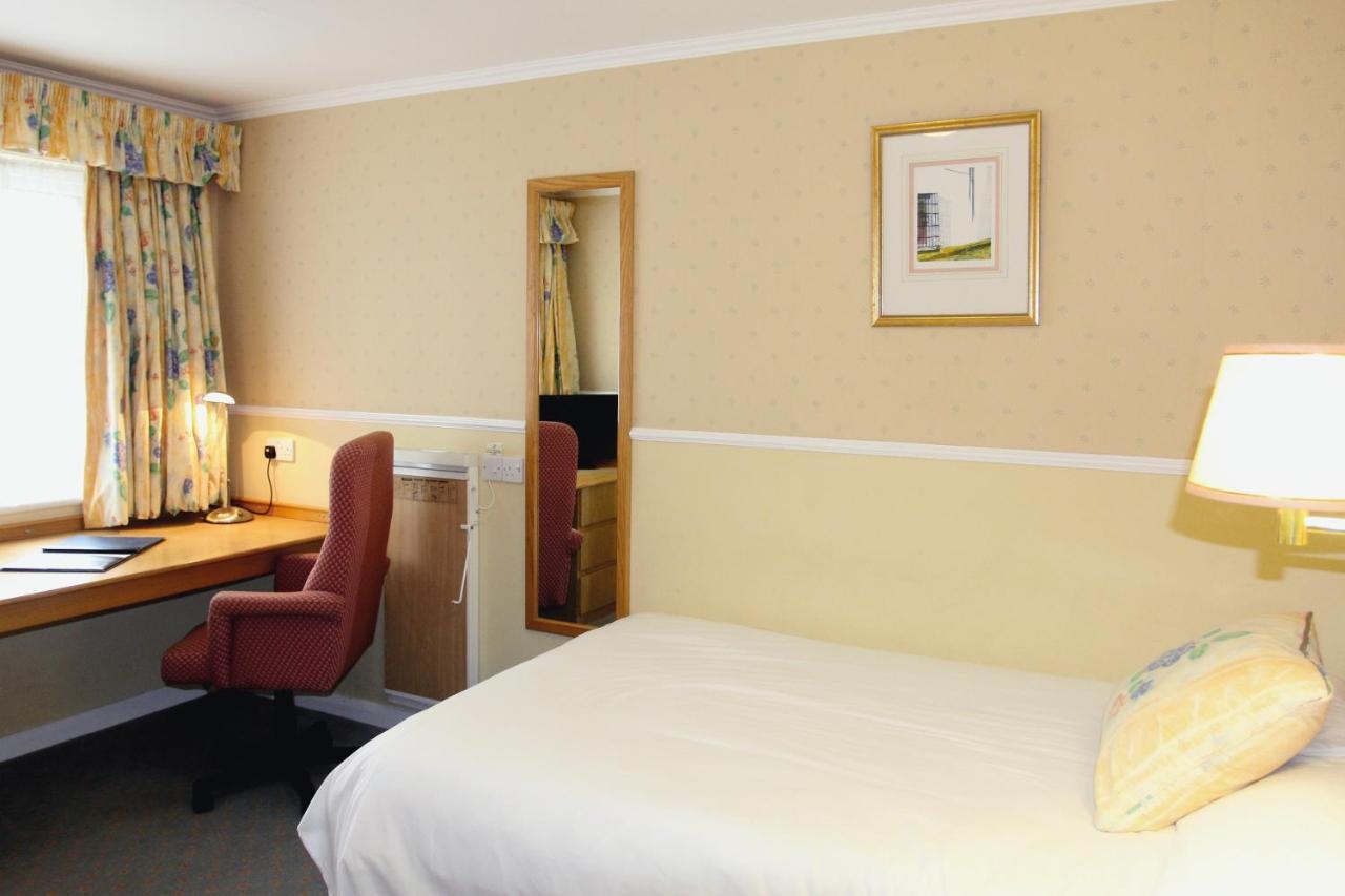 Woodside Hotel, Kenilworth - Warwick エクステリア 写真